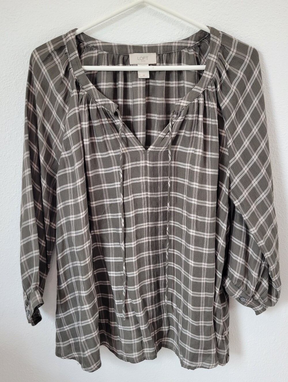 LOFT Outlet Women M Dark Green White Plaid Peasant Blouse Notch Neck Lightweight